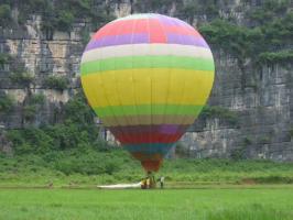 Yangshuo Hot Air Ballooning Landing